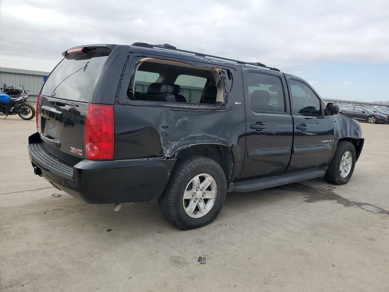 2007 GMC Yukon - Image 3