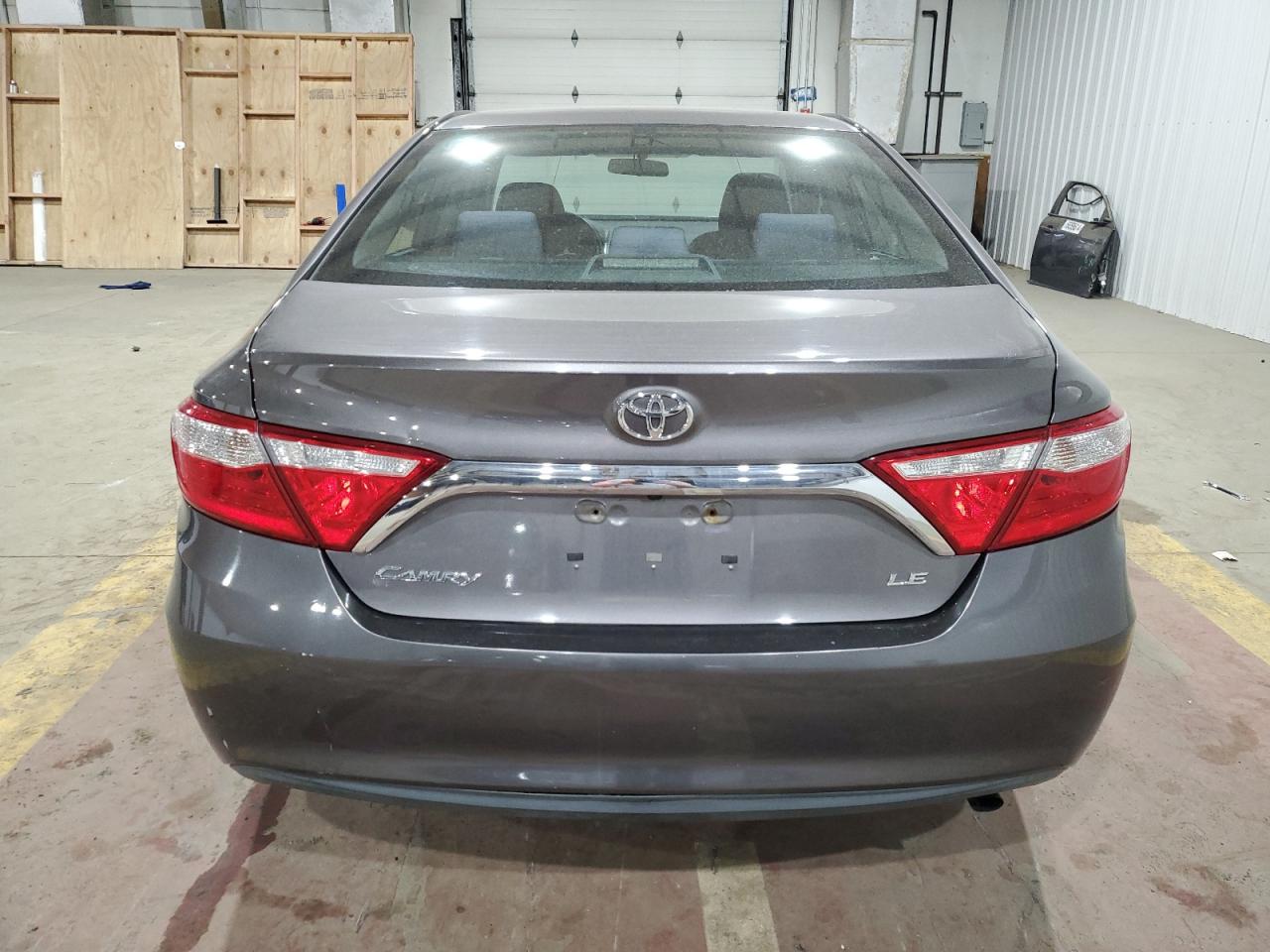 VIN 4T1BF1FK0HU686143 2017 TOYOTA CAMRY no.6