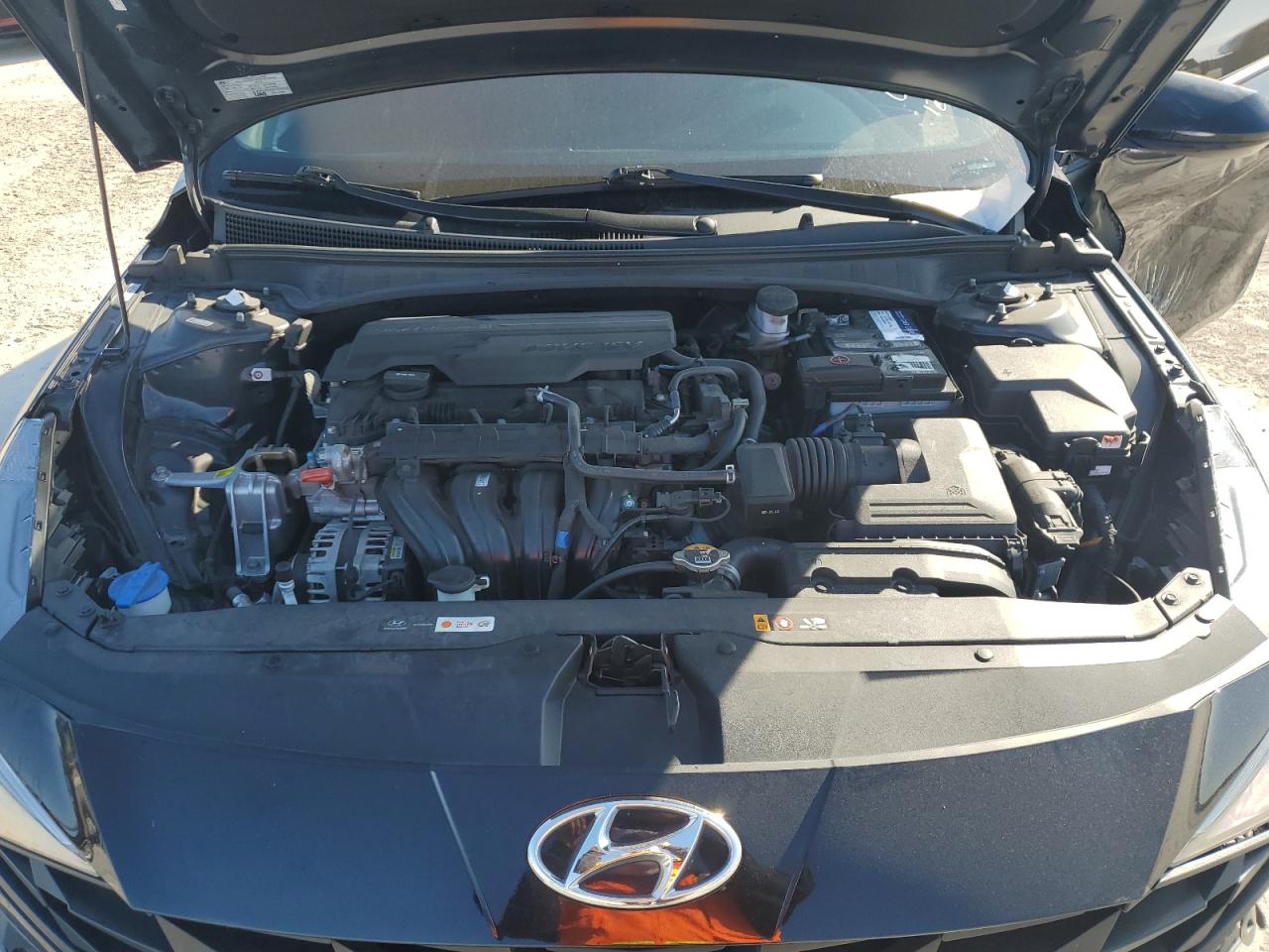 2023 Hyundai Elantra - Image 11