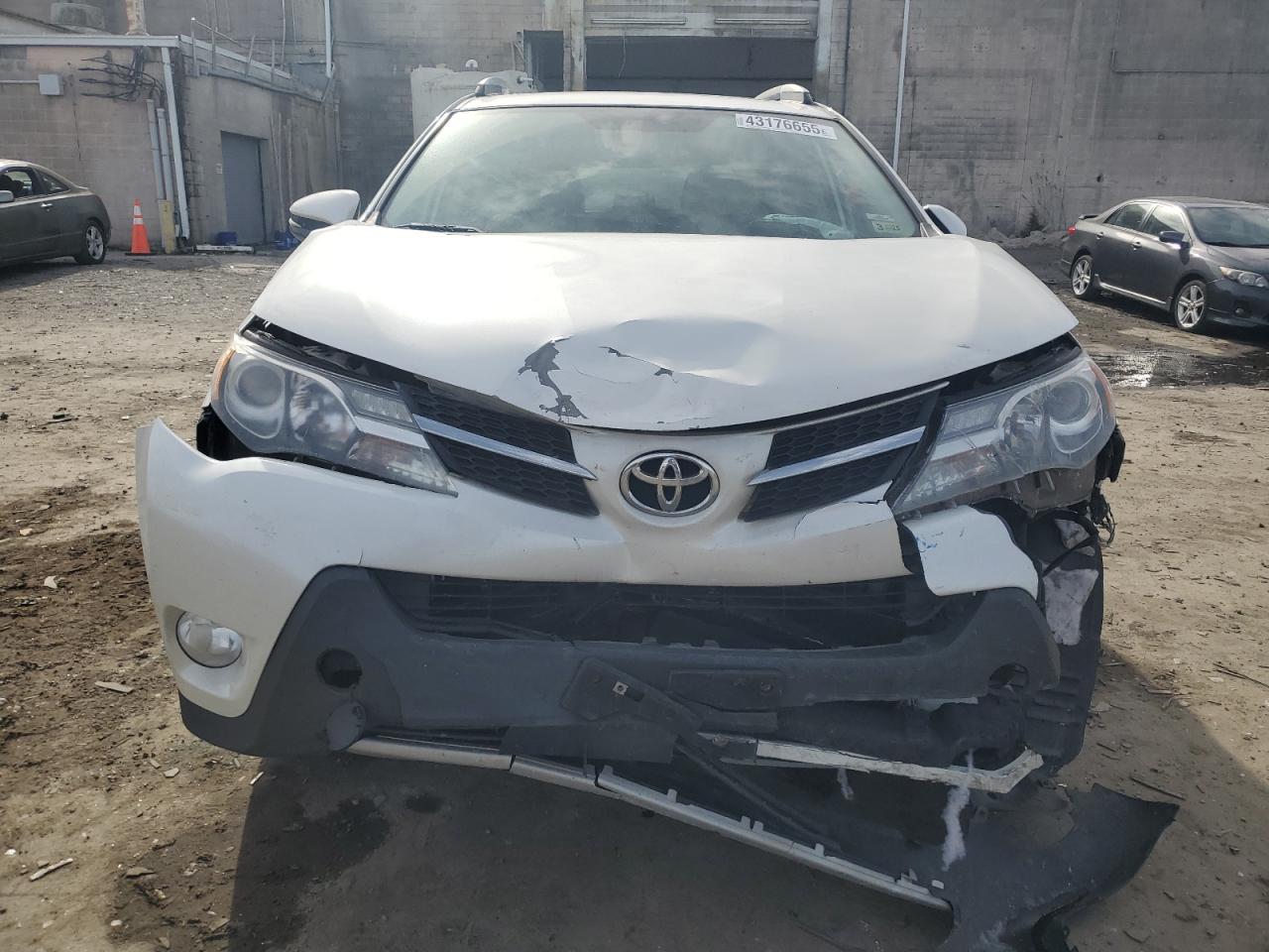 2014 Toyota RAV 4 - Image 5