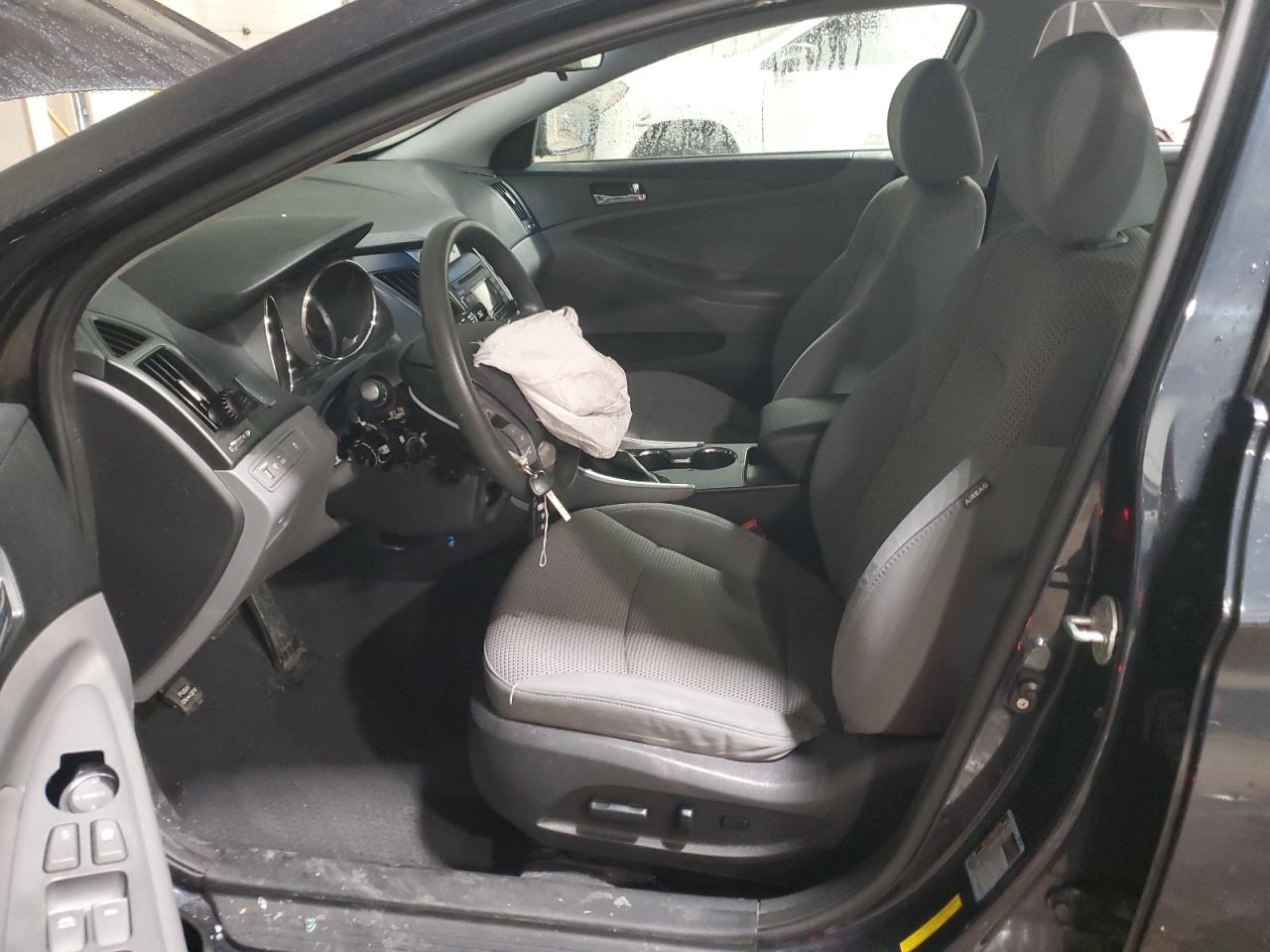 2011 Hyundai Sonata - Image 7