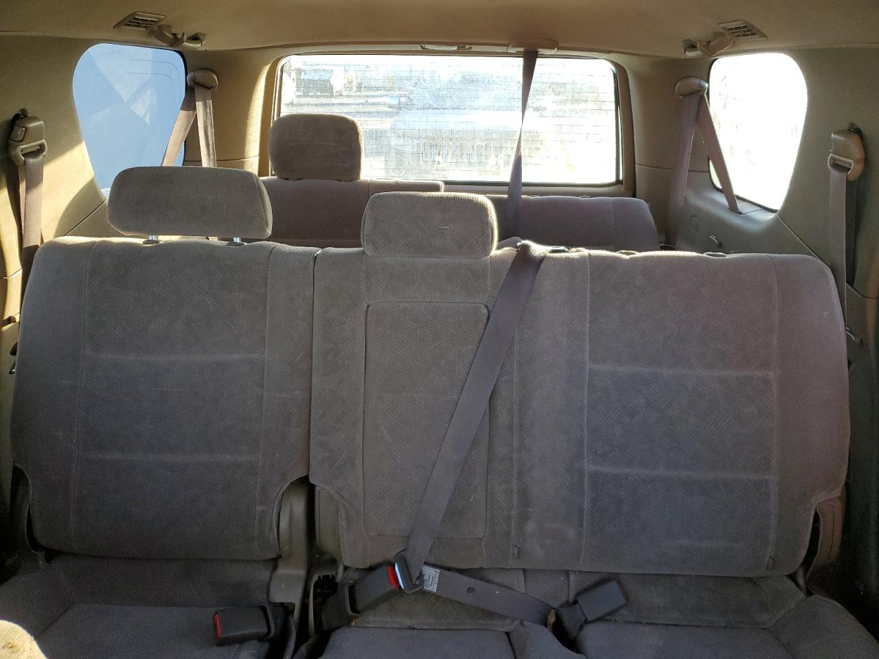 2004 Toyota Sequoia - Image 10