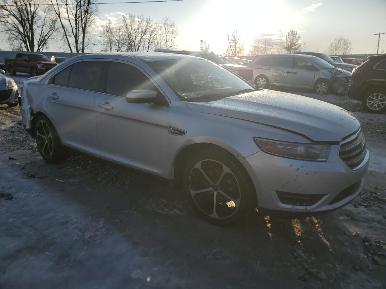 2014 Ford Taurus - Image 4
