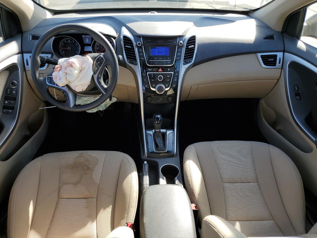 2016 Hyundai Elantra - Image 8