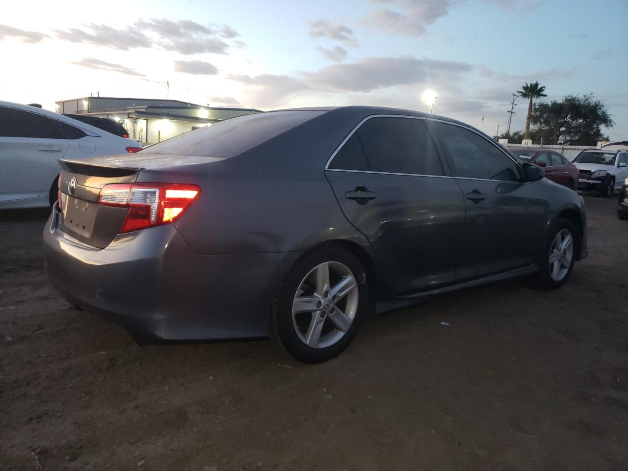 VIN 4T1BF1FK3DU275717 2013 TOYOTA CAMRY no.3