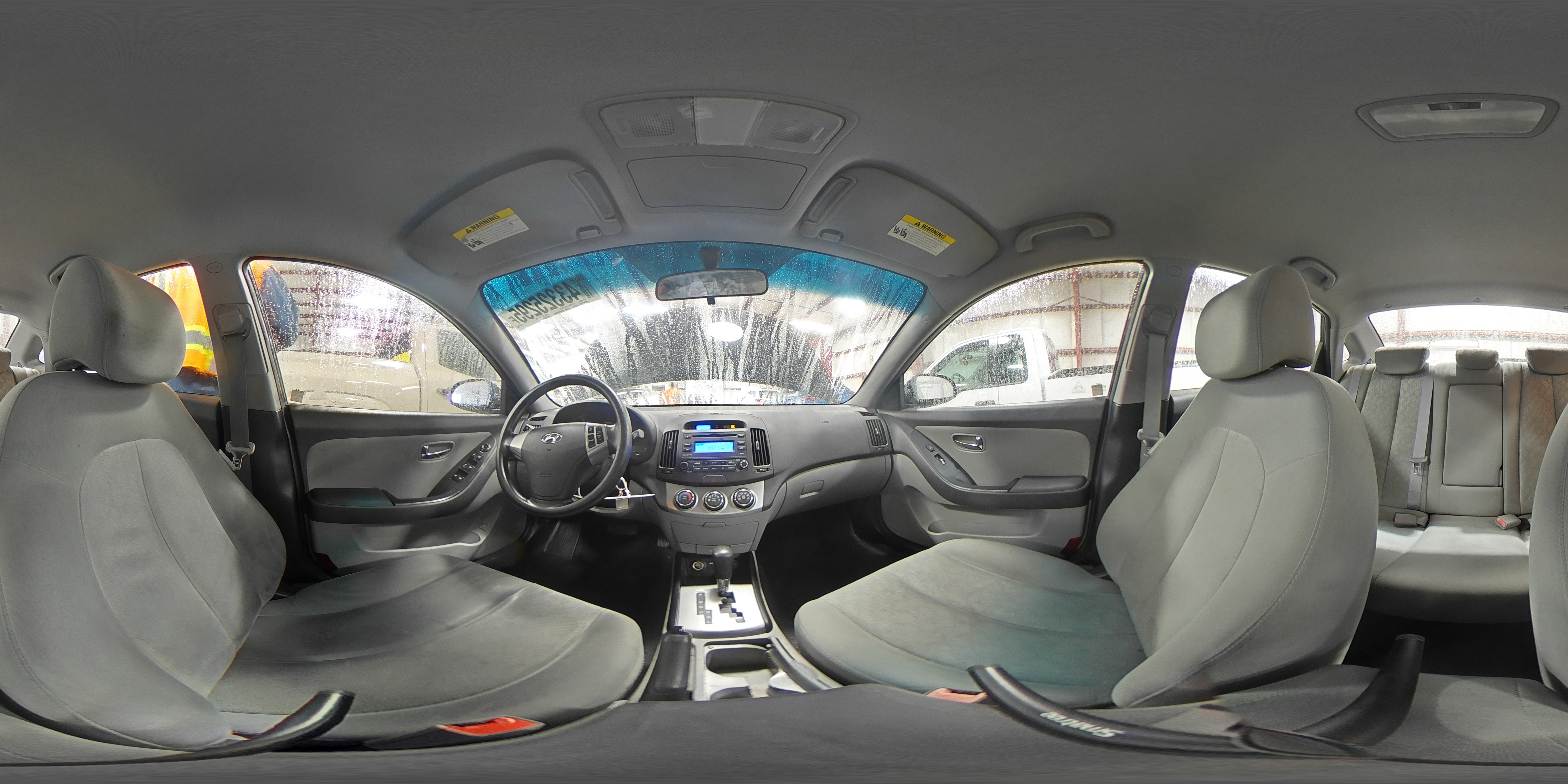 2010 Hyundai Elantra - Image 13
