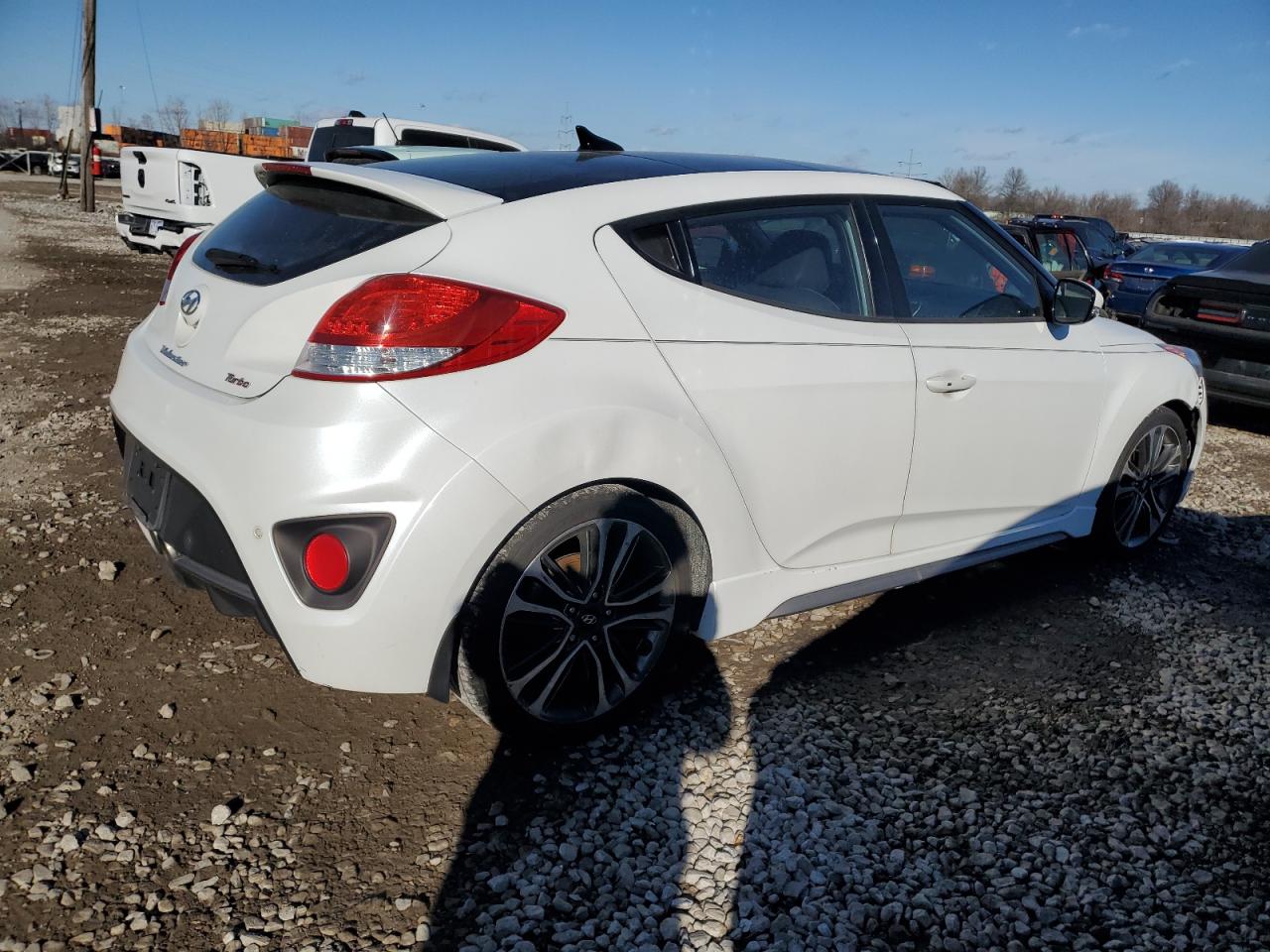 2016 Hyundai Veloster - Image 3