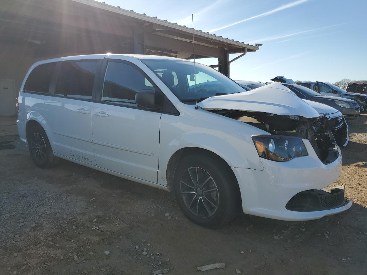 2015 Dodge Caravan - Image 4