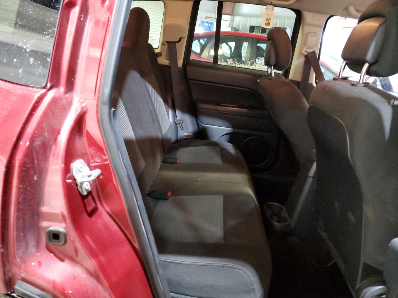 2016 Jeep Compass - Image 11