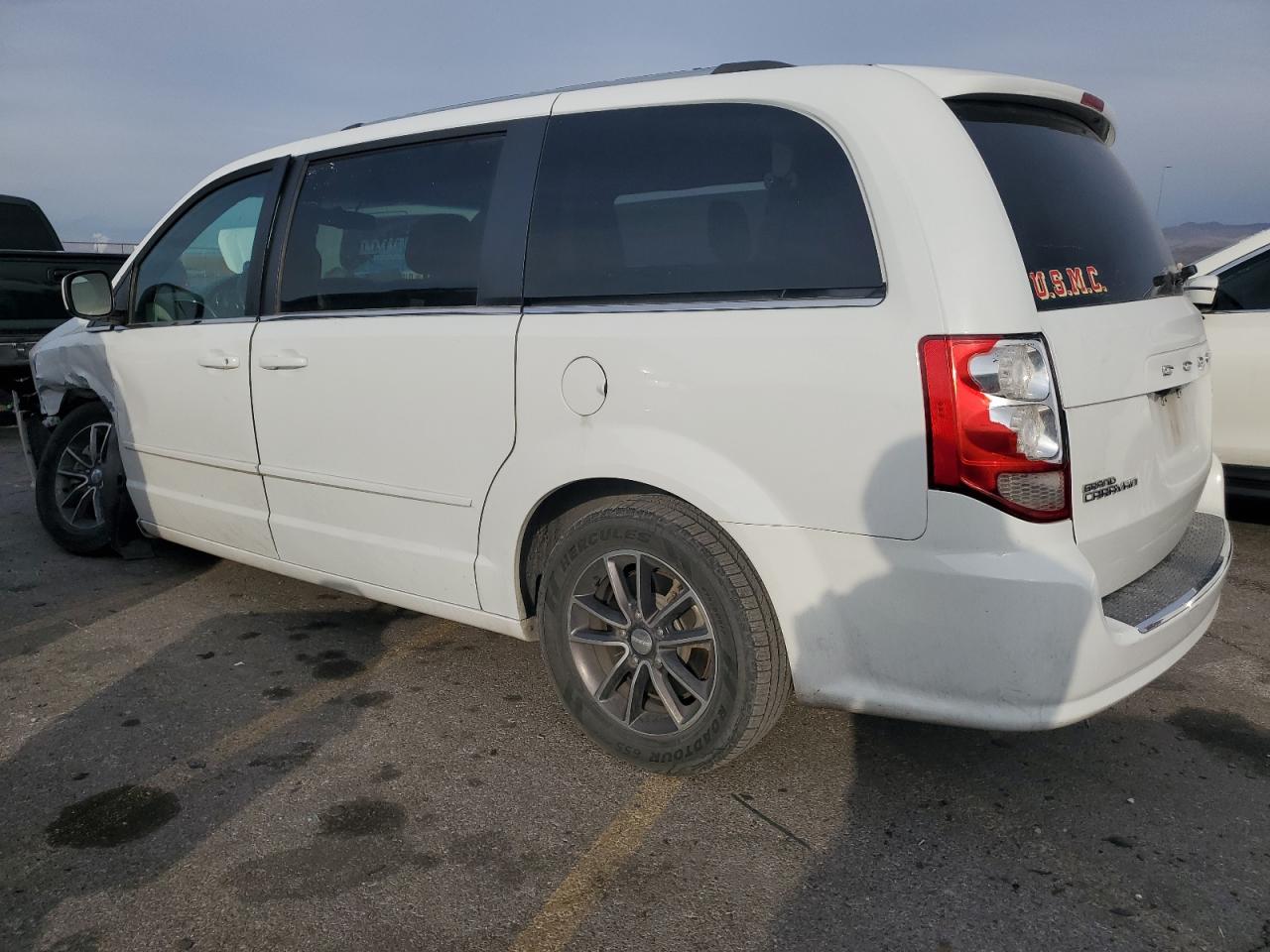 2017 Dodge Caravan - Image 2