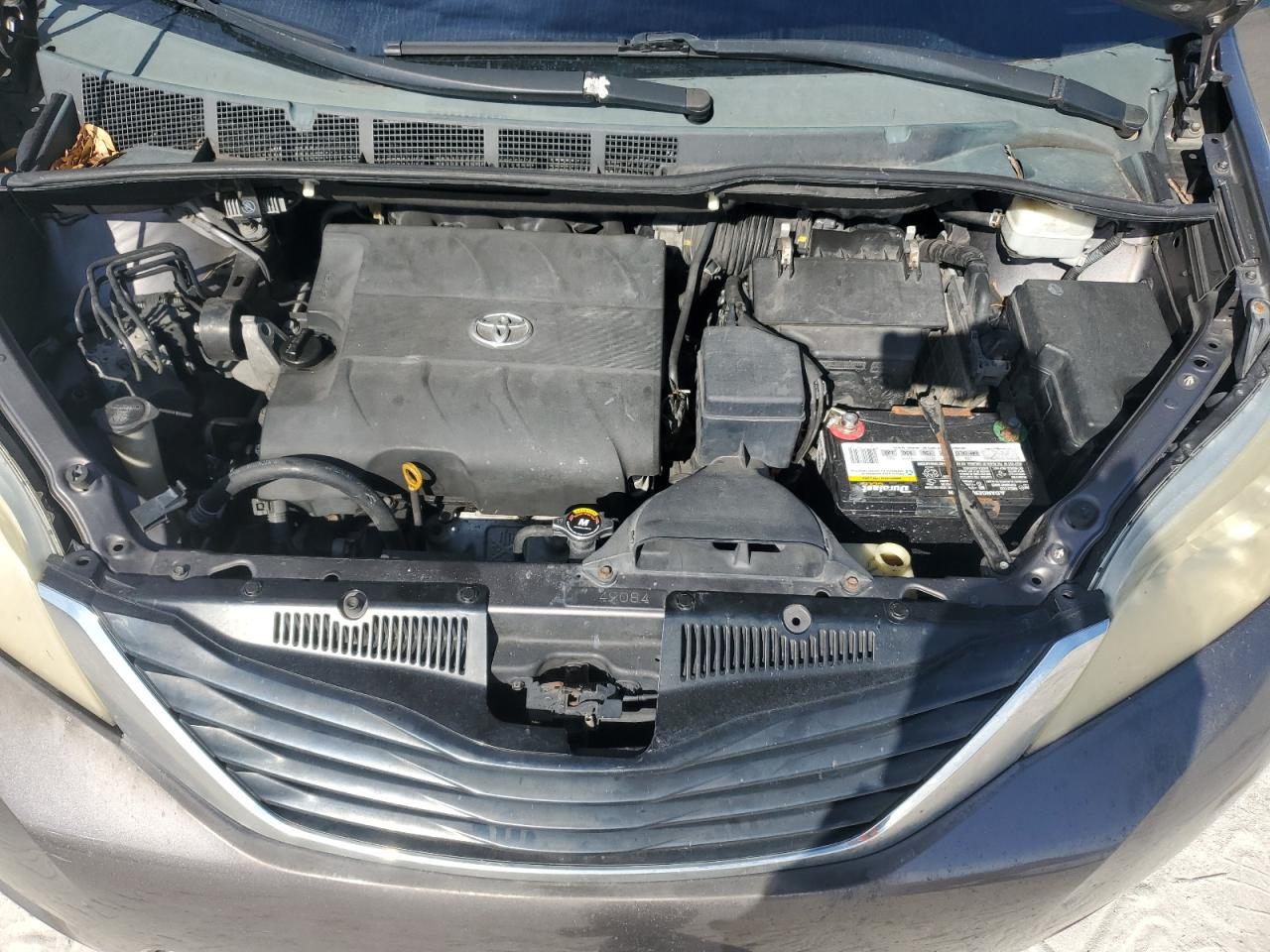 2011 Toyota Sienna - Image 12