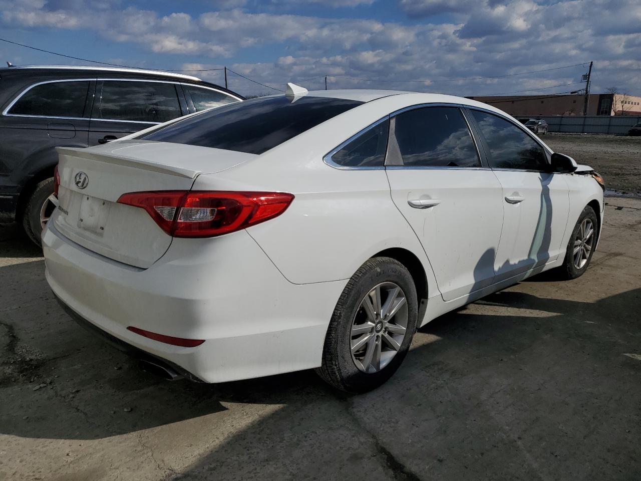 2016 Hyundai Sonata - Image 3