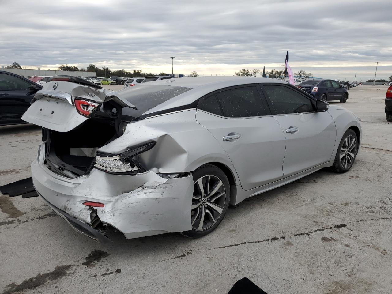 2020 Nissan Maxima - Image 3