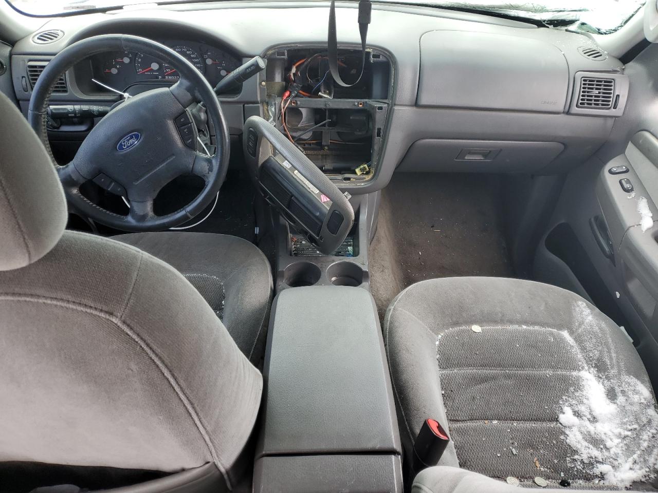 2004 Ford Explorer - Image 8