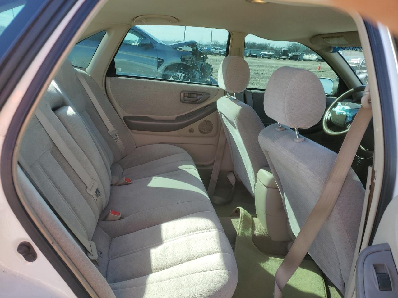 1998 Toyota Avalon - Image 10
