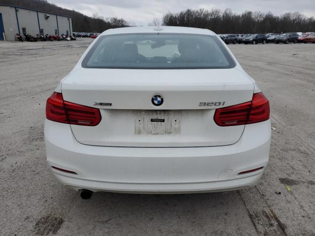  BMW 3 SERIES 2018 Белы