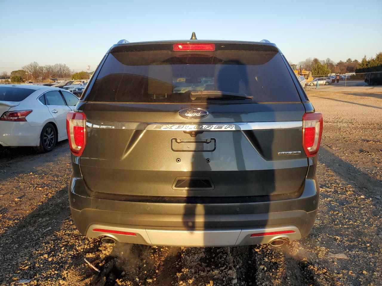 2016 Ford Explorer - Image 6