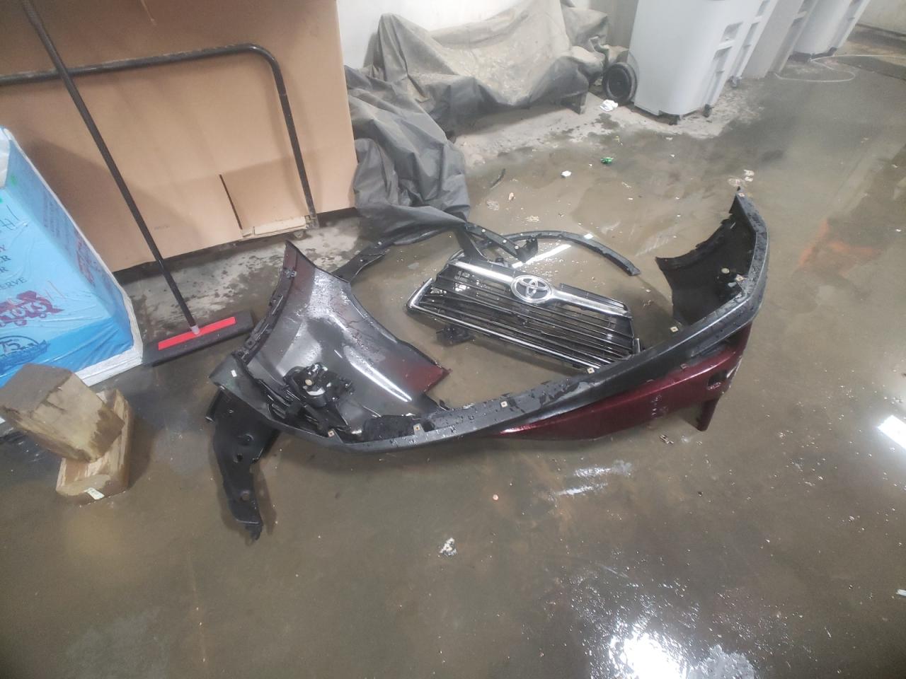 2014 Toyota Highlander - Image 12