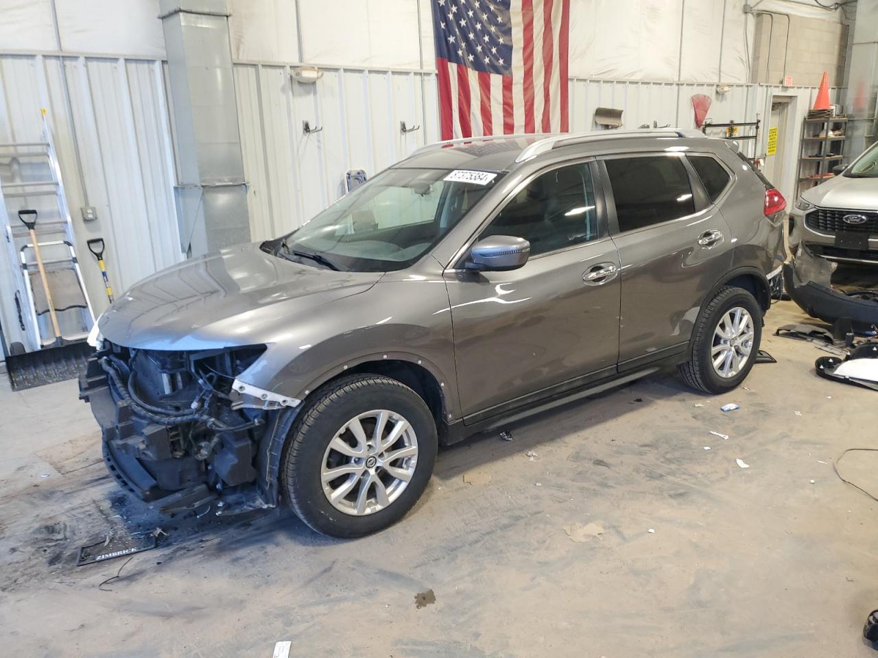 5N1AT2MV8HC818594 2017 NISSAN ROGUE - Image 1