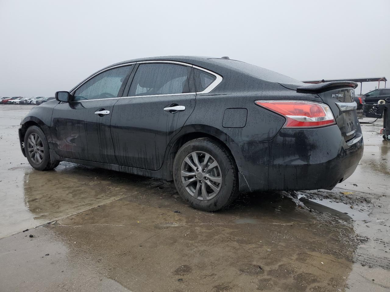 2015 Nissan Altima - Image 2