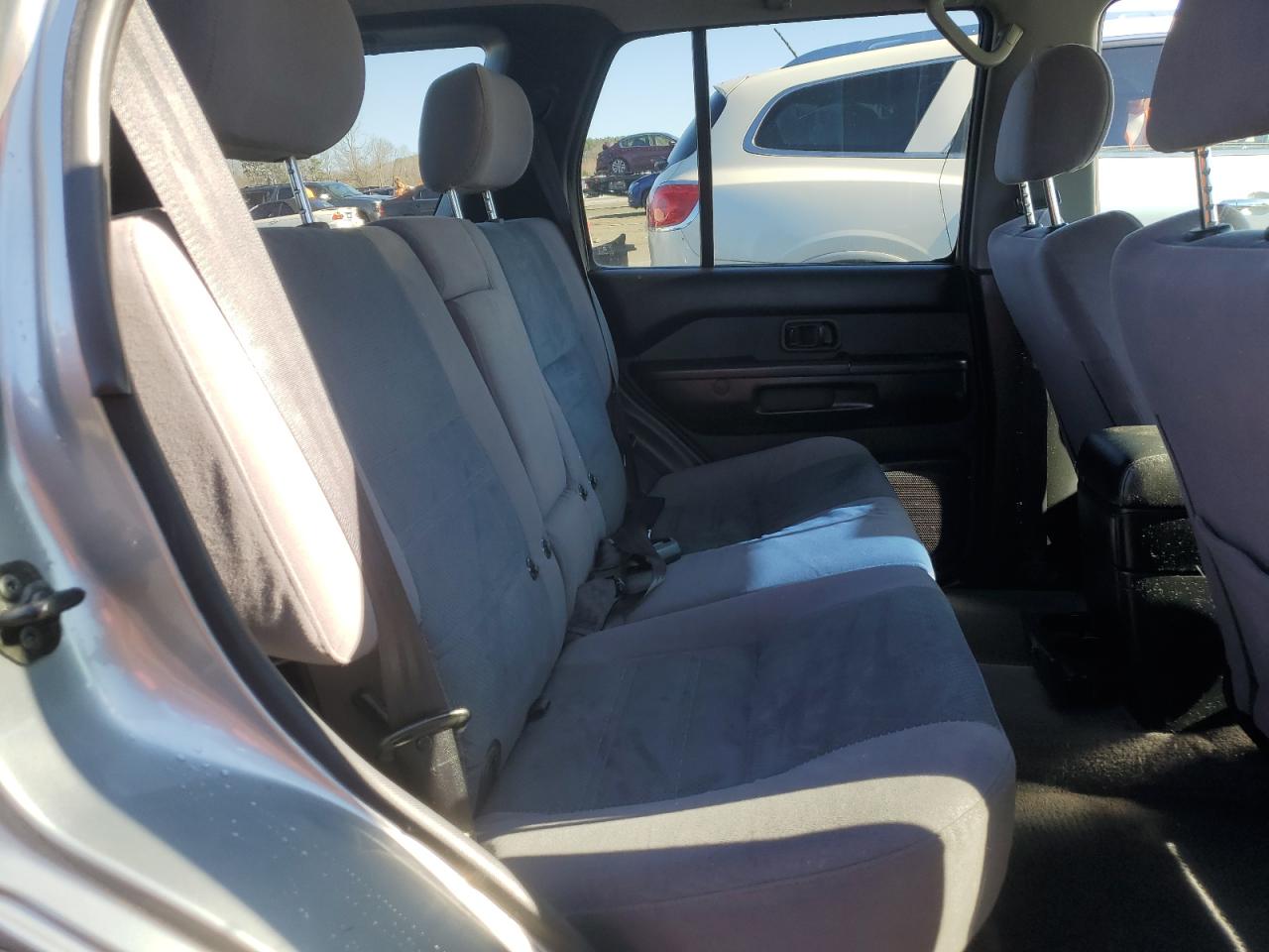 2001 Nissan Pathfinder - Image 10