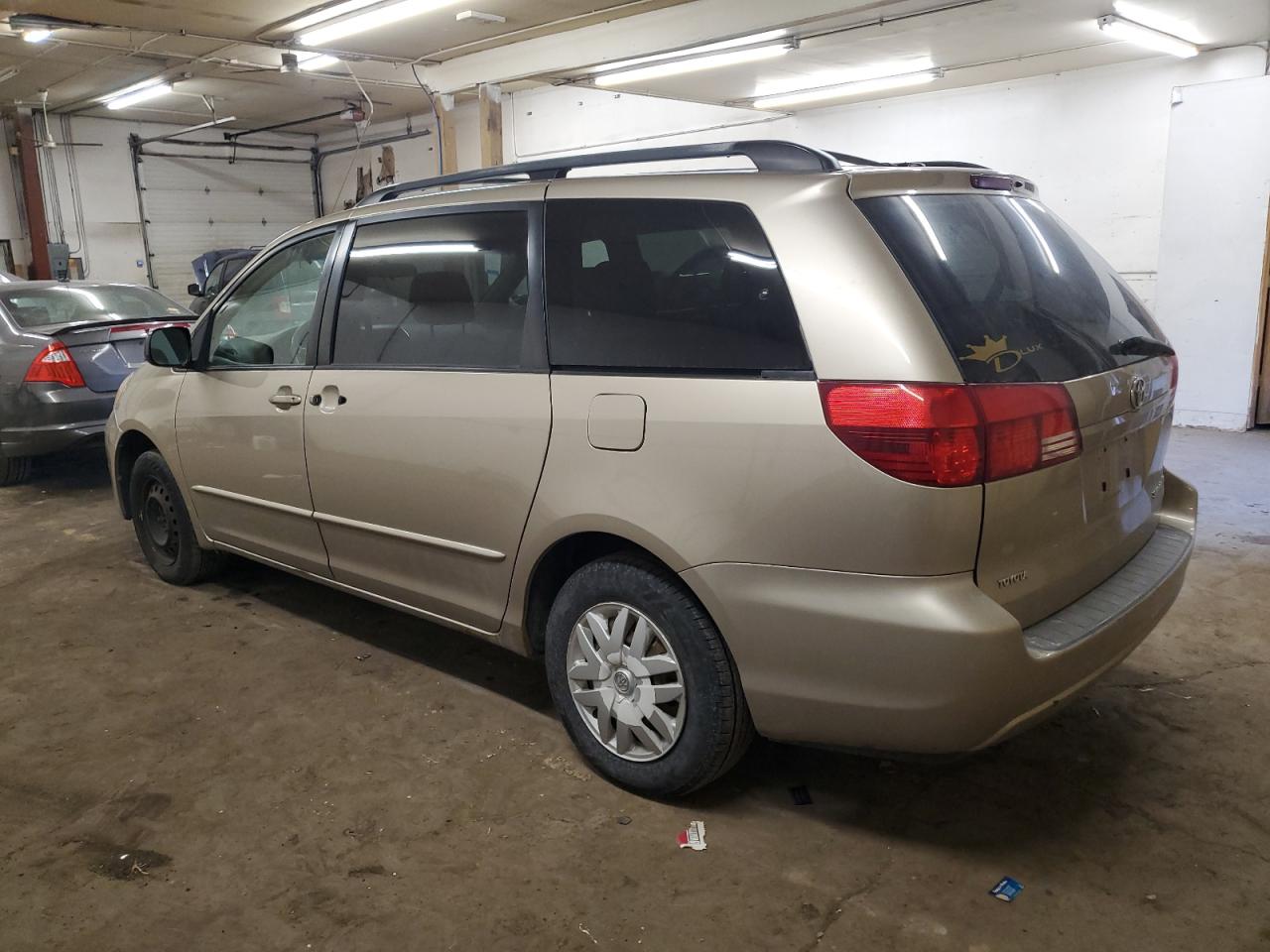 2005 Toyota Sienna - Image 2