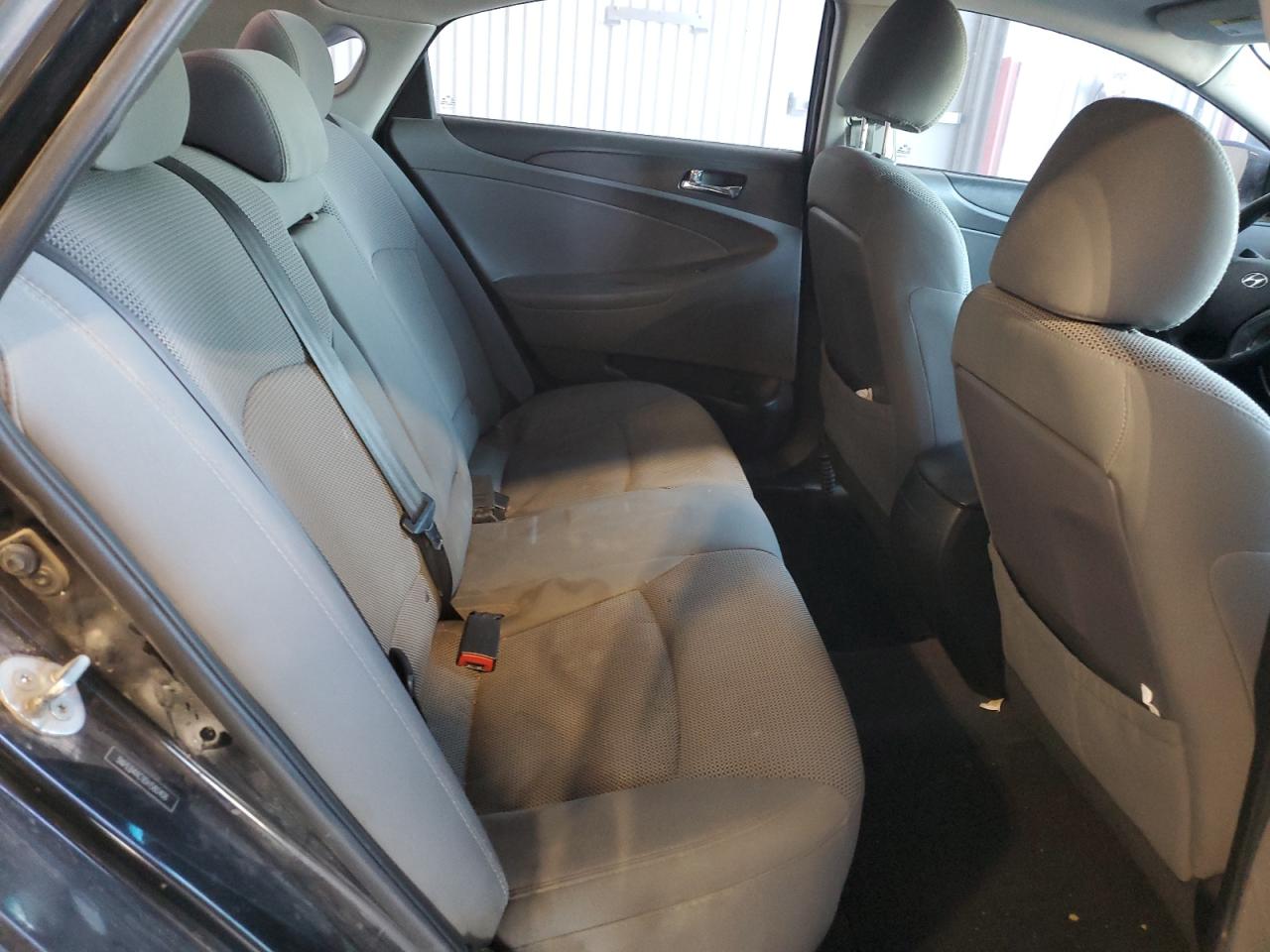 2013 Hyundai Sonata - Image 10