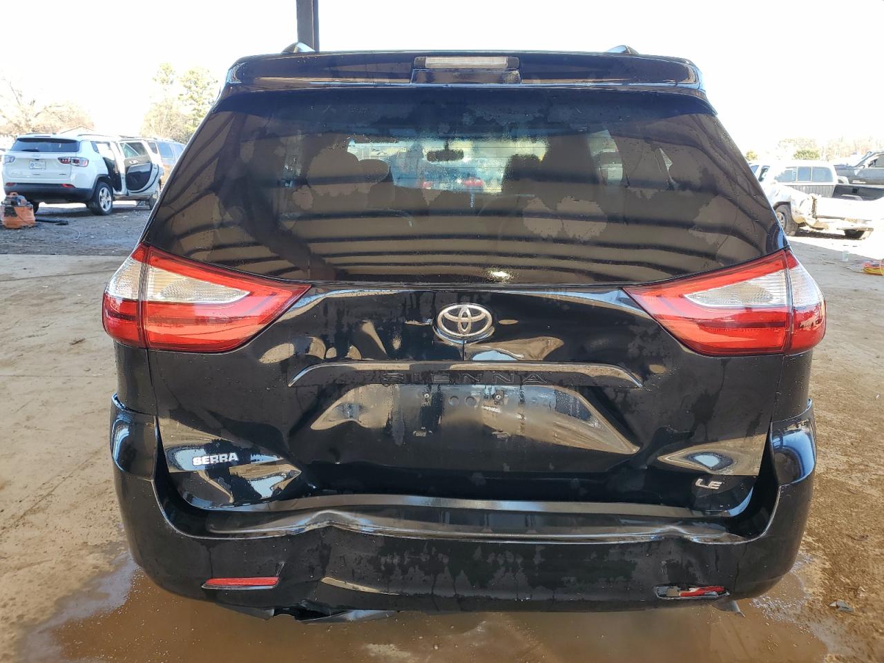 2015 Toyota Sienna - Image 6