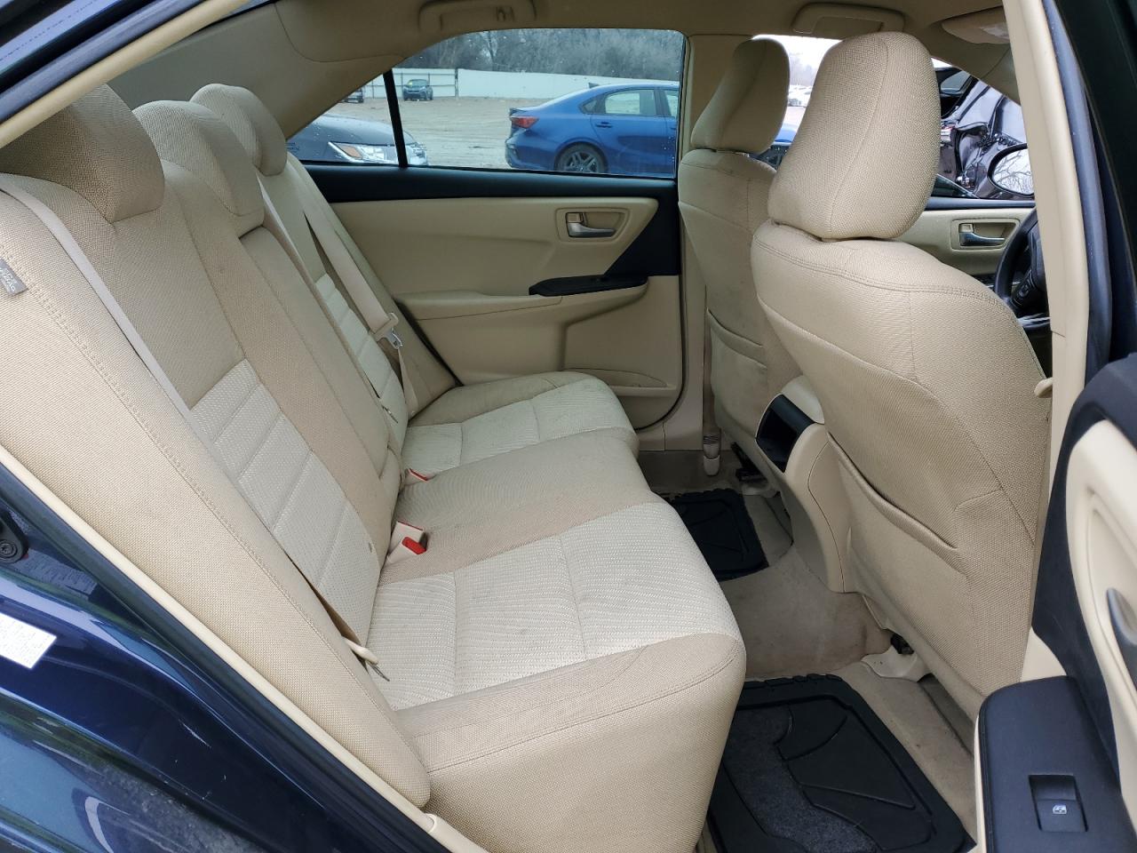 2015 Toyota Camry - Image 10
