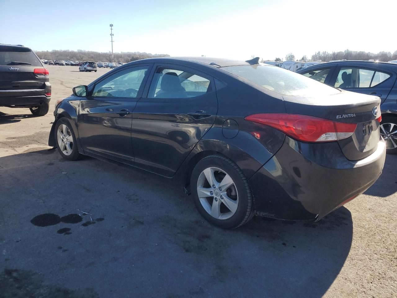 2011 Hyundai Elantra - Image 2