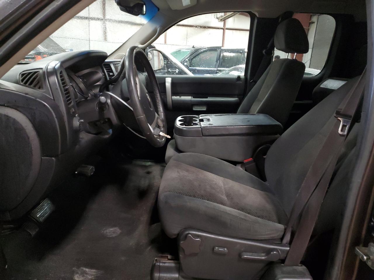 2007 Chevrolet Silverado - Image 7