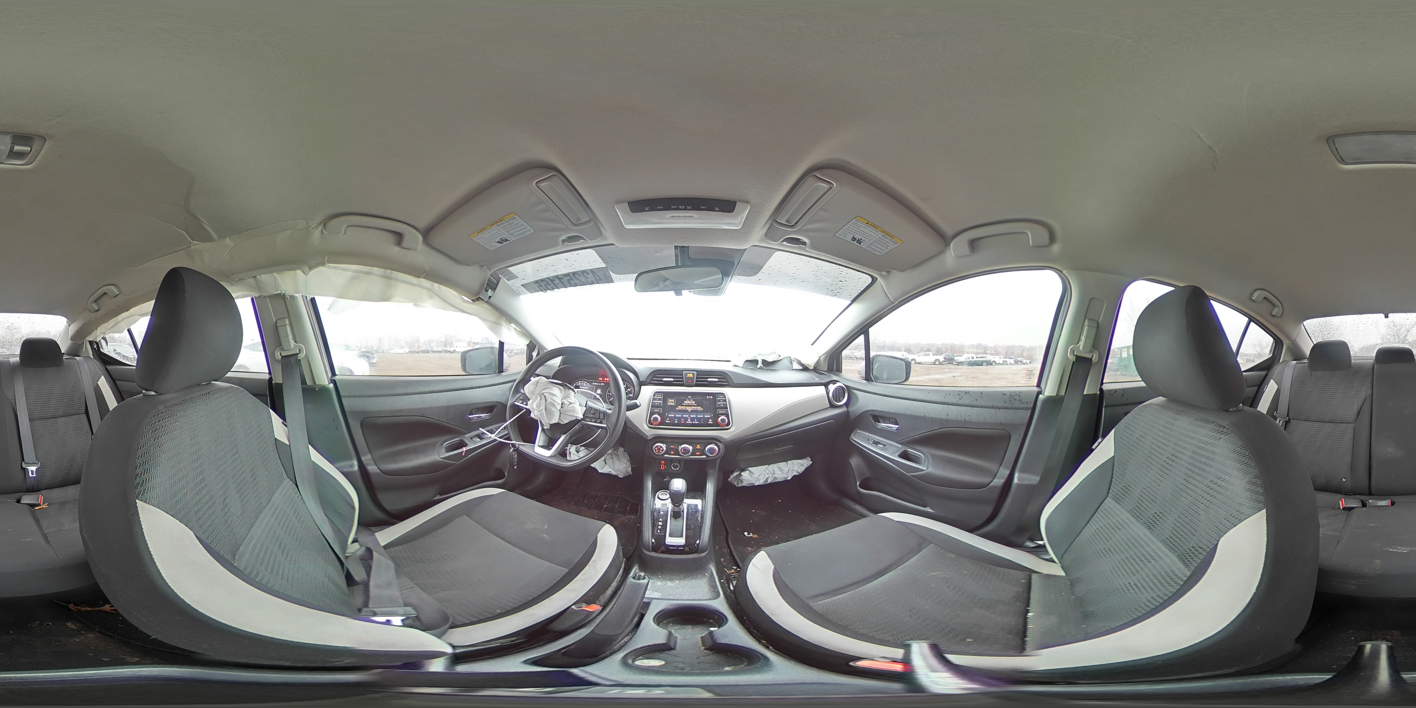 2021 Nissan Versa - Image 13