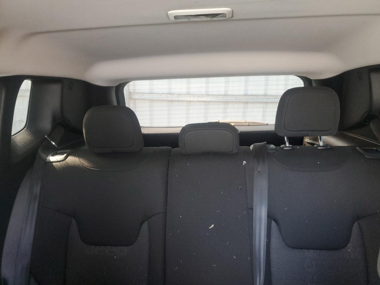 2017 Jeep Renegade - Image 10