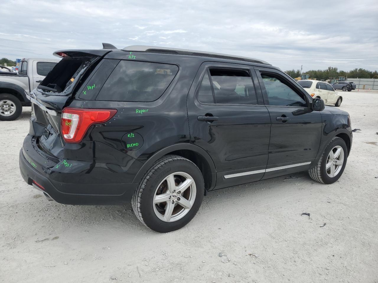 2018 Ford Explorer - Image 3