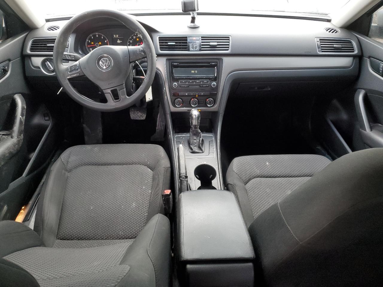 2014 Volkswagen Passat - Image 8