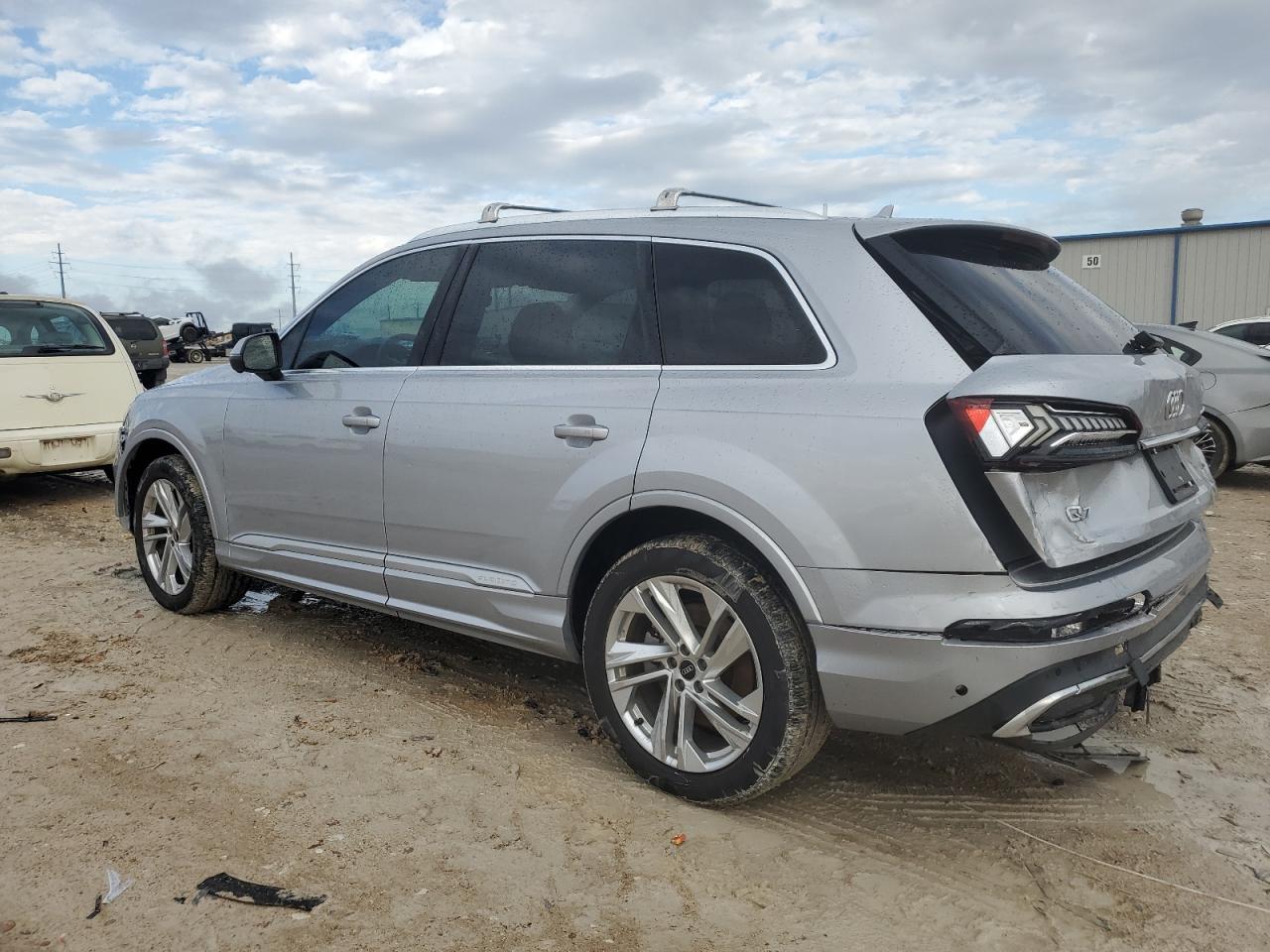 2021 Audi Q7 - Image 2