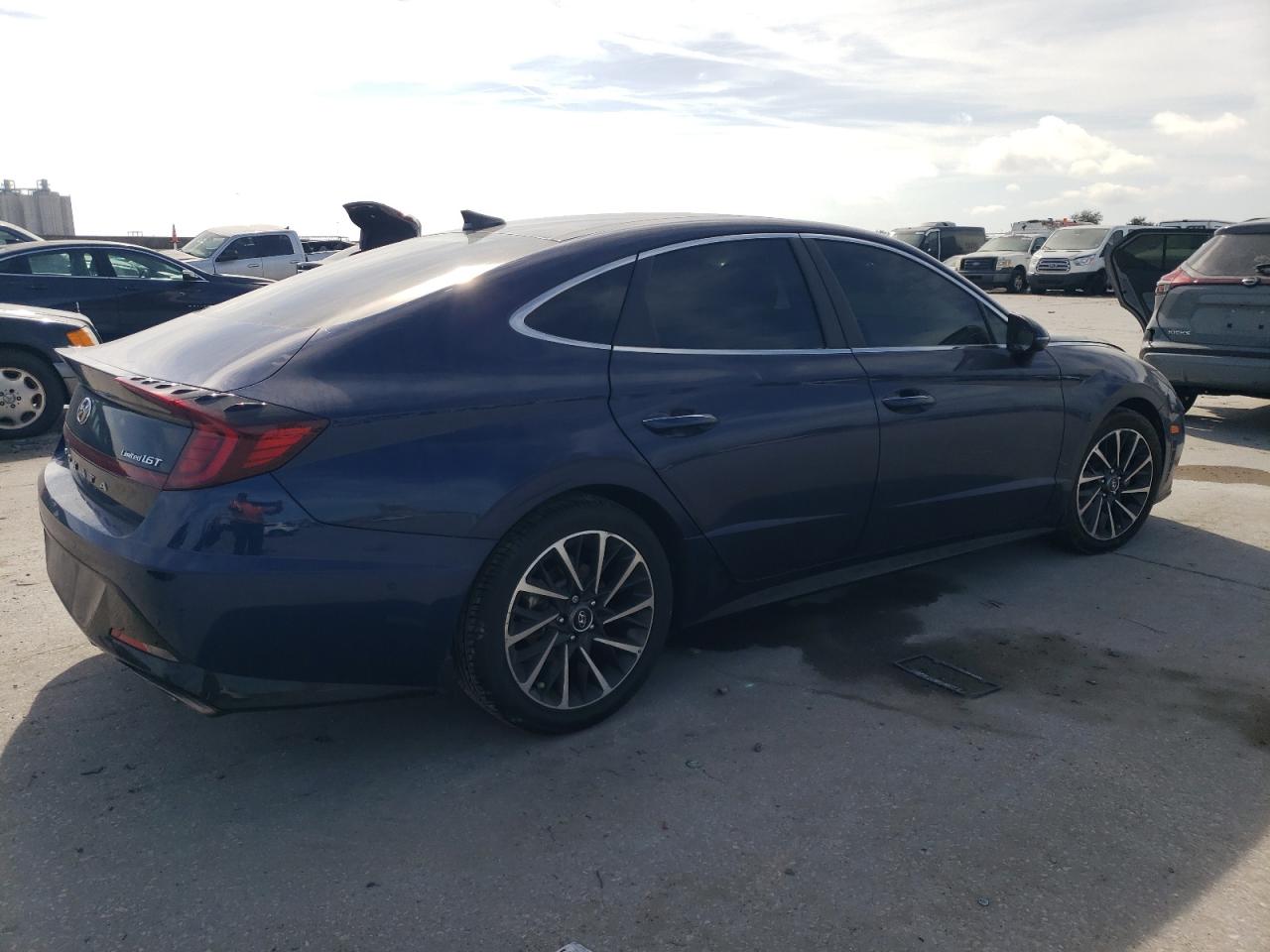 2022 Hyundai Sonata - Image 3