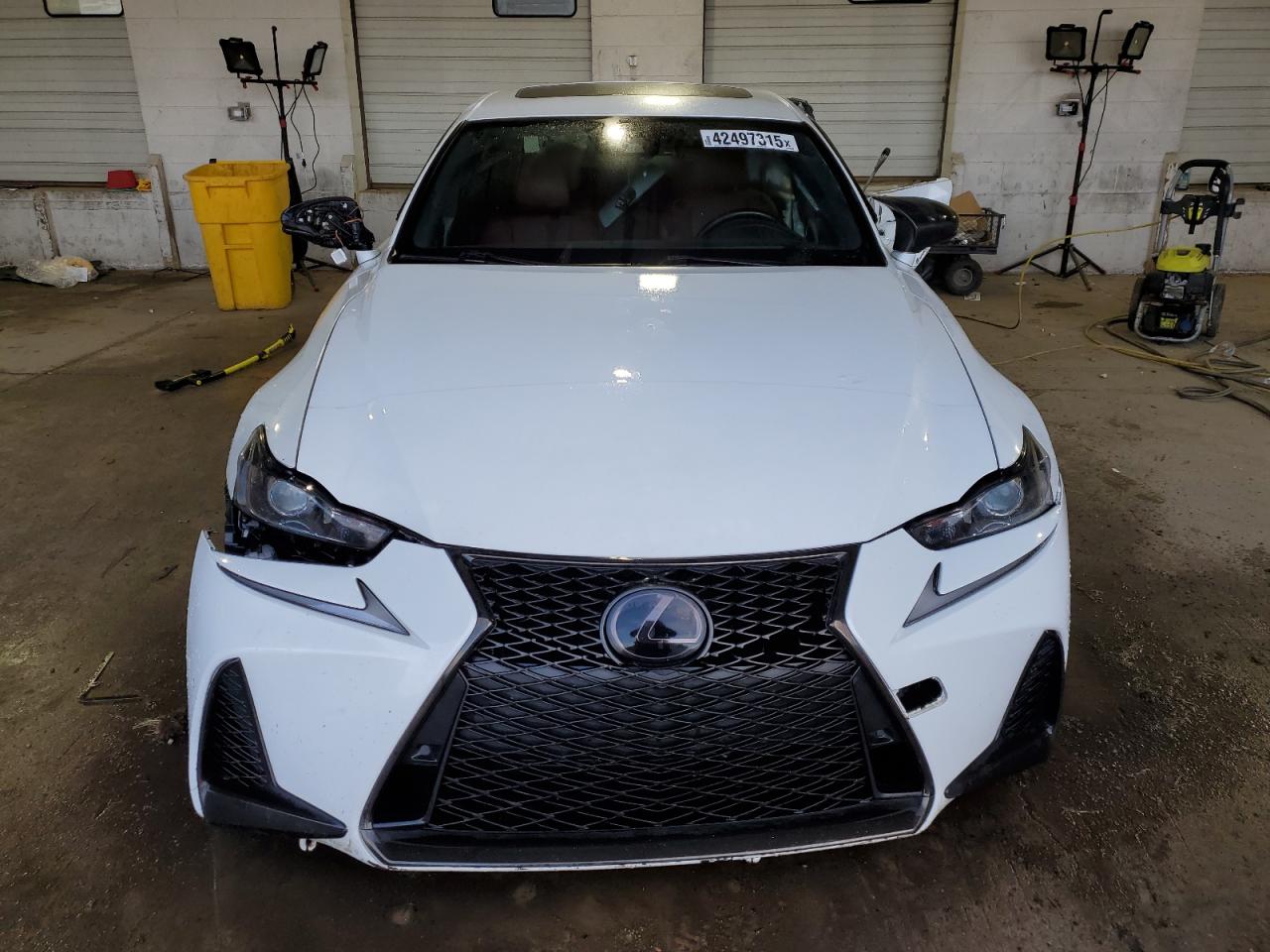 2018 Lexus IS - Image 5