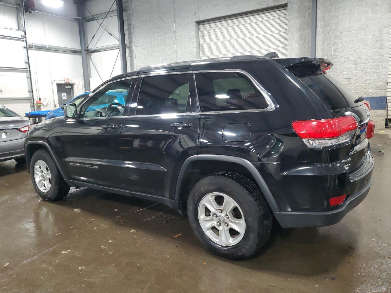 2017 Jeep Grand Cherokee - Image 2