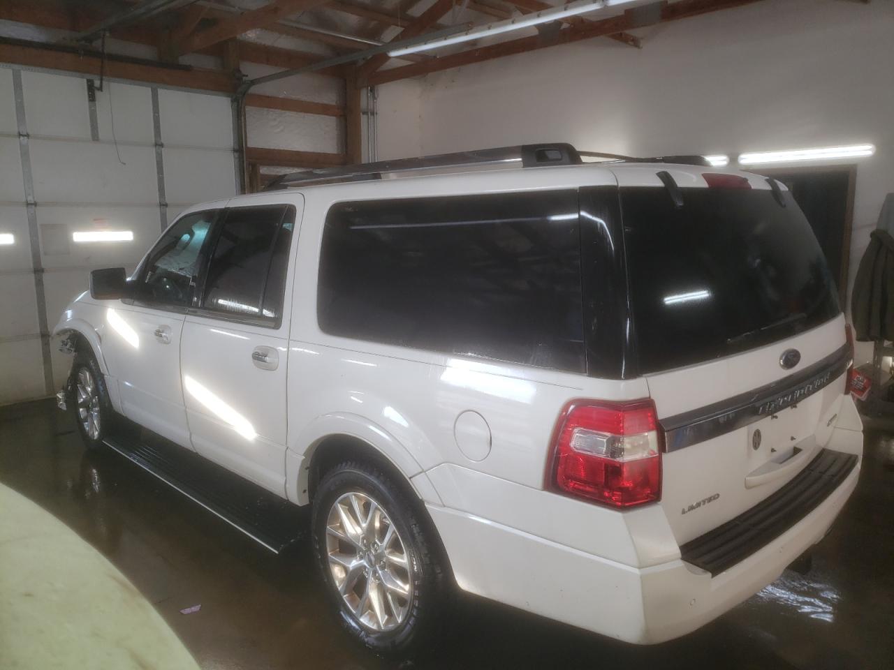 2015 Ford Expedition - Image 2