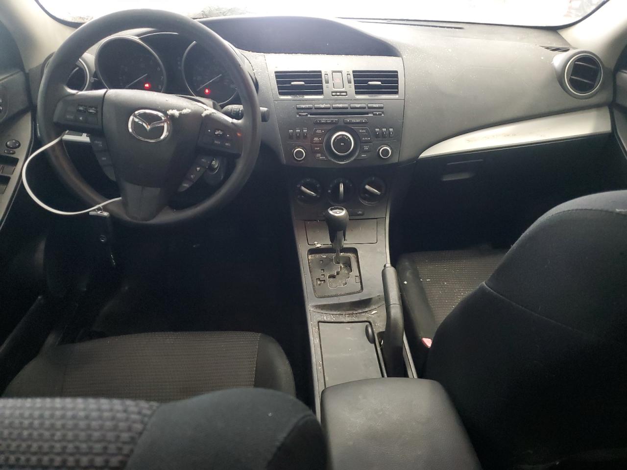 2013 Mazda 3 - Image 8
