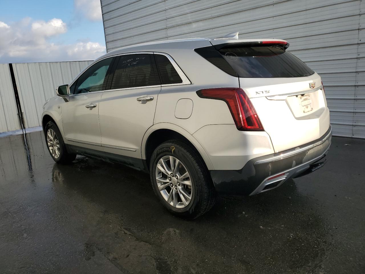 2020 Cadillac XT5 - Image 2