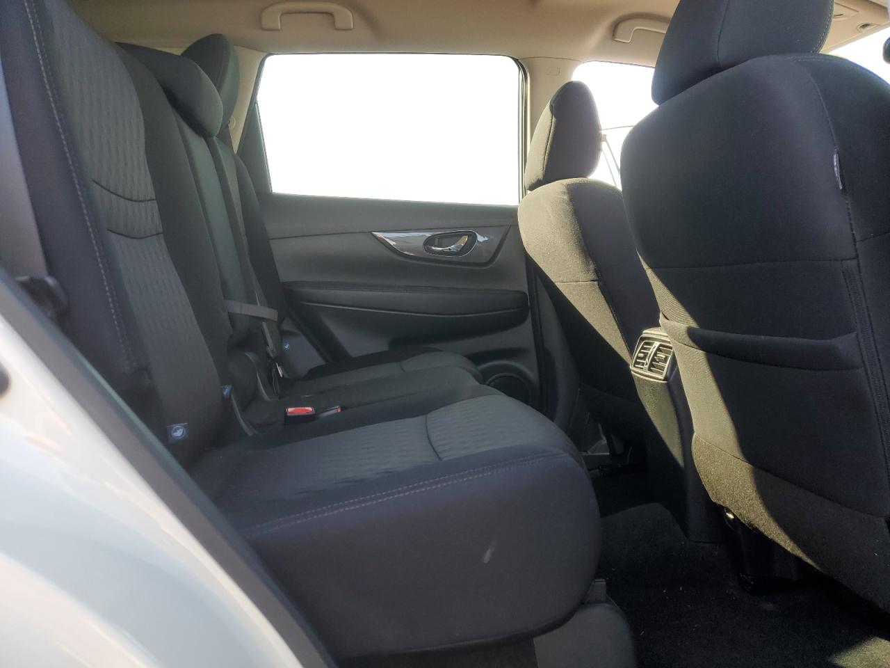 2020 Nissan Rogue - Image 11