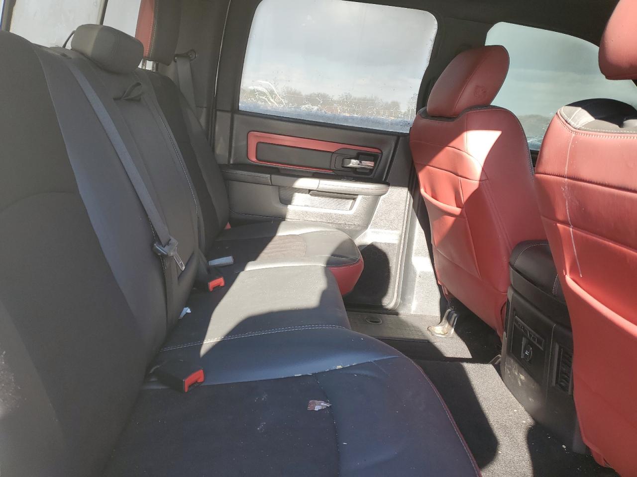 2016 RAM 1500 - Image 10