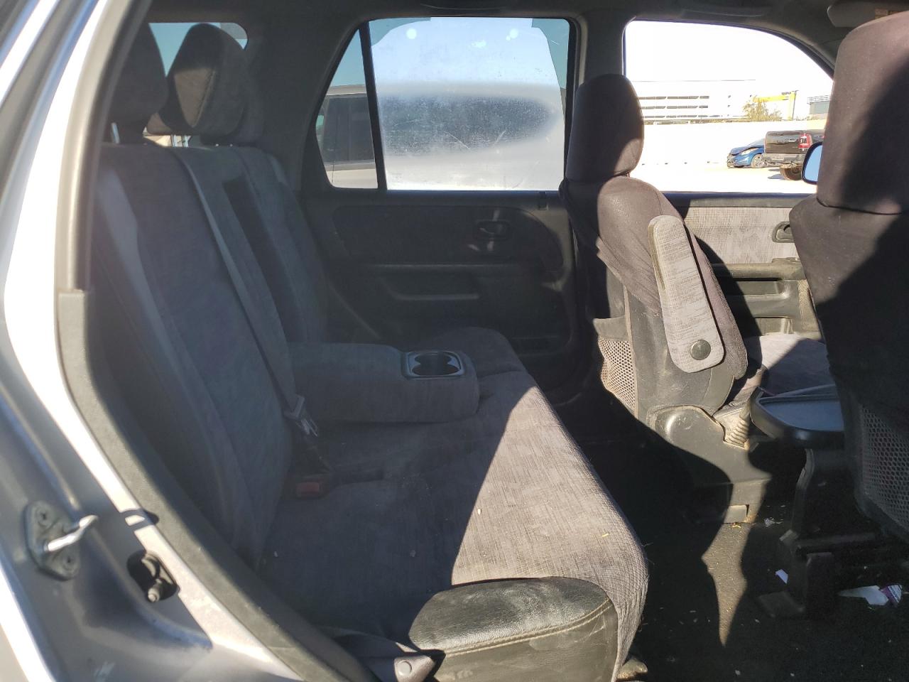 2004 Honda CR-V - Image 11