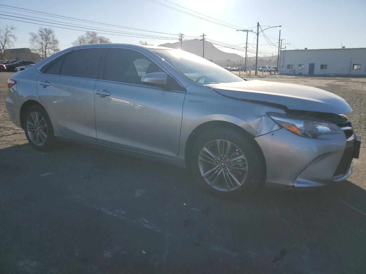 VIN 4T1BD1FK6GU196052 2016 TOYOTA CAMRY no.4