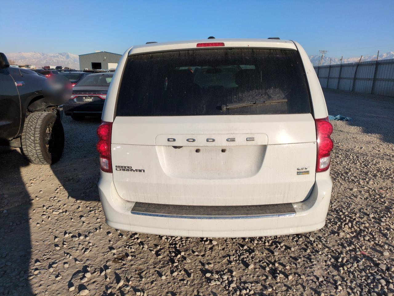 2017 Dodge Caravan - Image 6