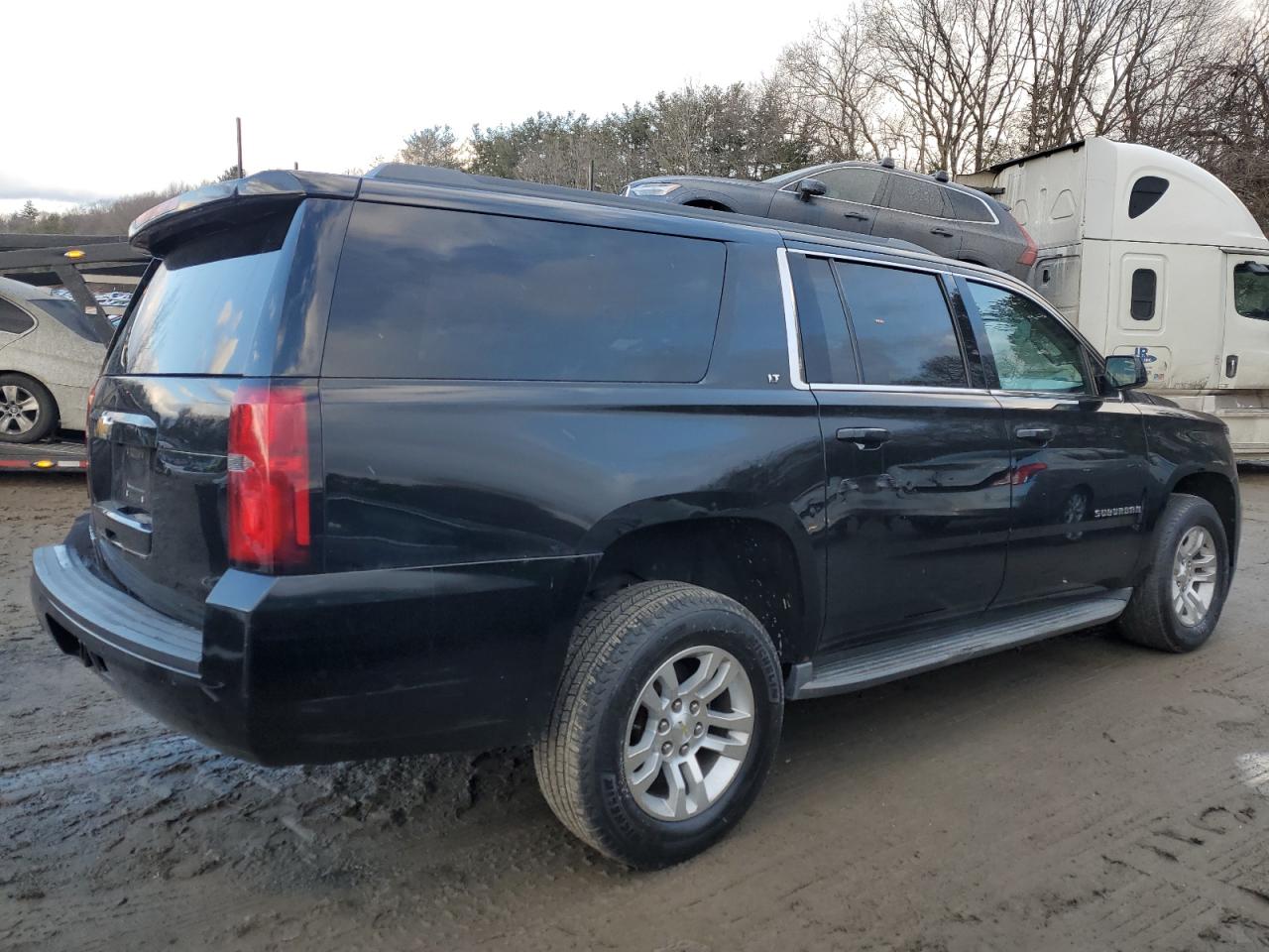 2015 Chevrolet Suburban - Image 3