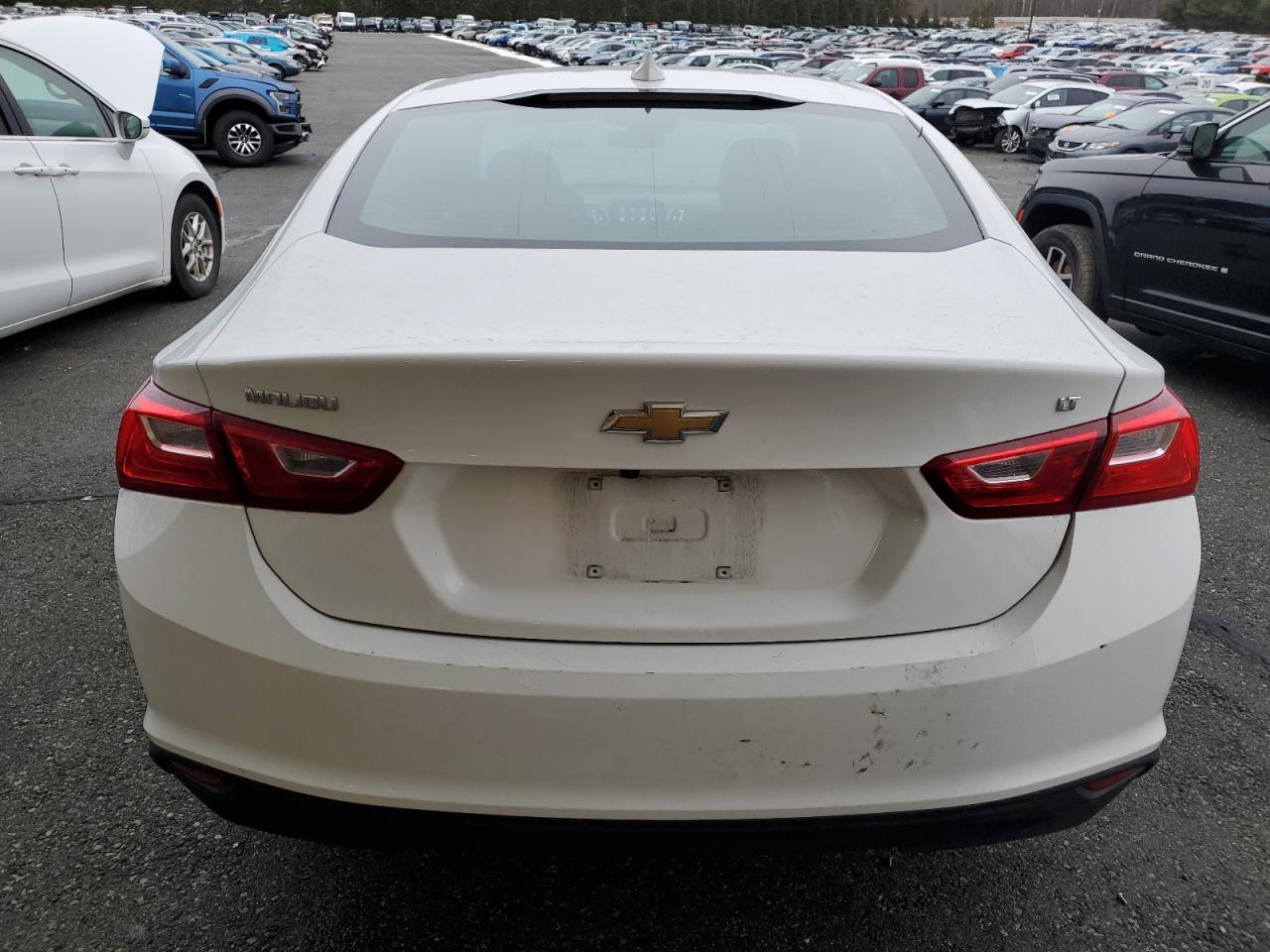 2023 Chevrolet Malibu - Image 6