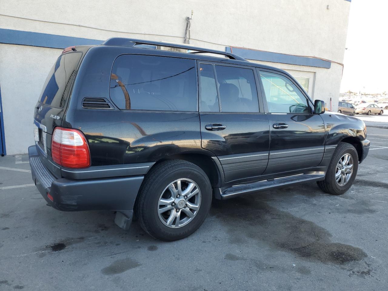2004 Lexus LX - Image 3